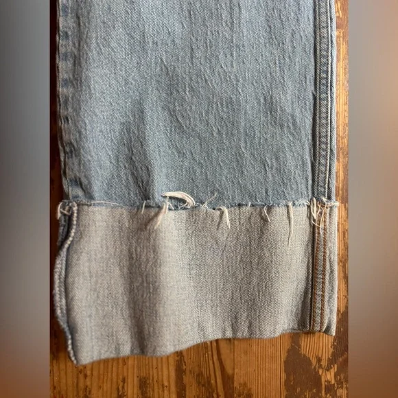 Abercrombie & Fitch Light Wash Denim Jeans - Picture 8 of 11